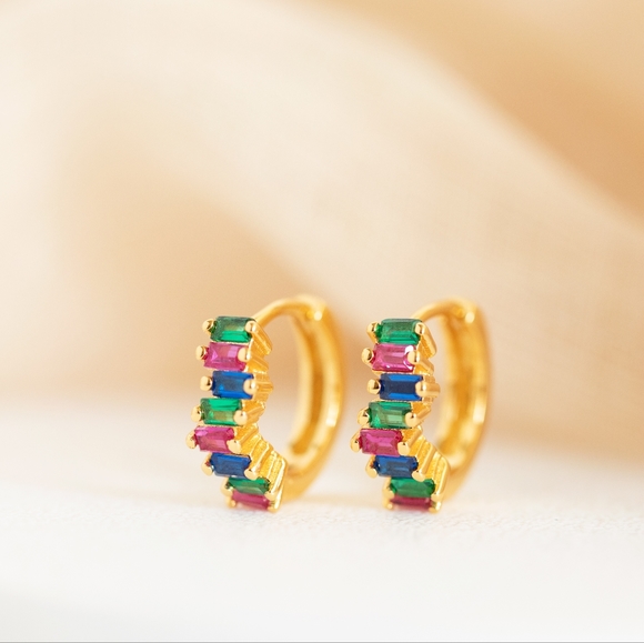 Dainty Rainbow Huggies (S925) - Picture 2 of 11